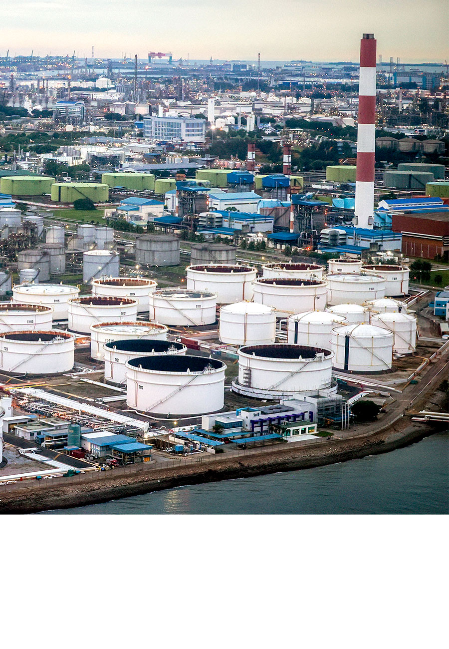 Jurong-oil-refinery